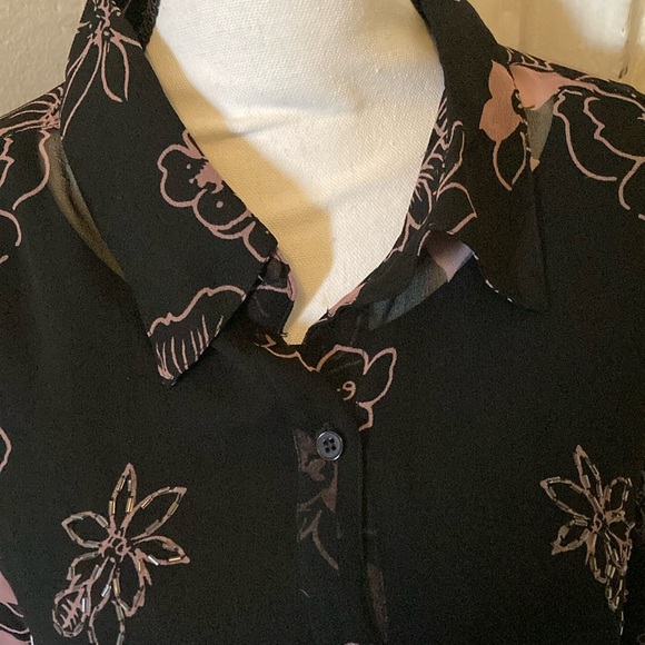 Blouse - Picture 2 of 5